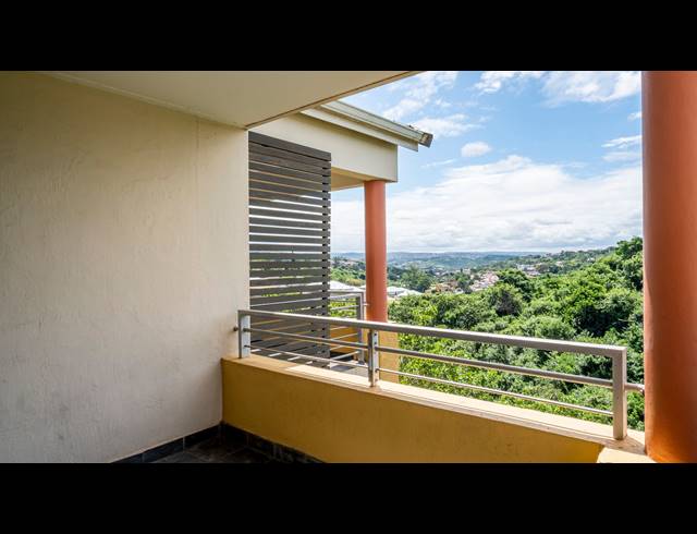 2 BEDROOM APARTMENT TO LET IN BEREA WEST